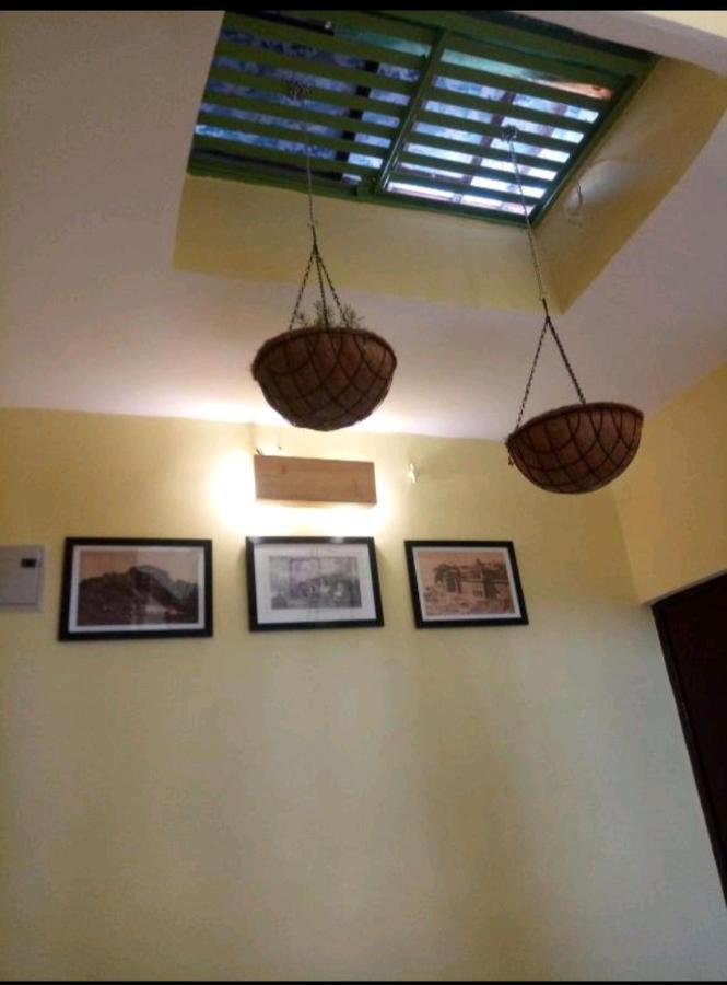Monalisa Hostel Varanasi Bagian luar foto