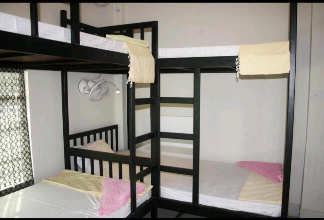 Monalisa Hostel Varanasi Bagian luar foto