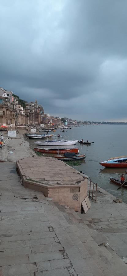 Monalisa Hostel Varanasi Bagian luar foto