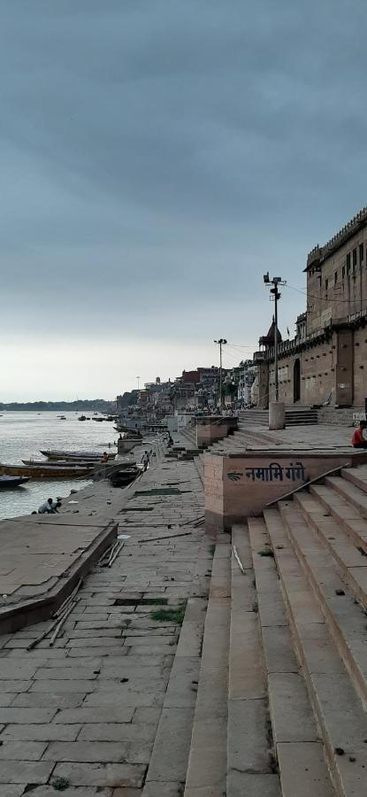 Monalisa Hostel Varanasi Bagian luar foto
